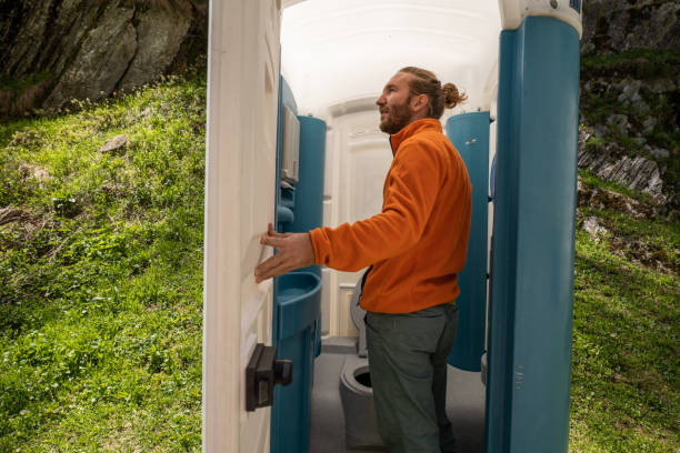 Best Porta potty delivery and setup  in Warren, IN